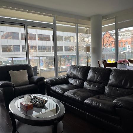 Spacious Downtown 2 Bedroom Condo With Pool And Air Conditioning Victoria Exterior foto